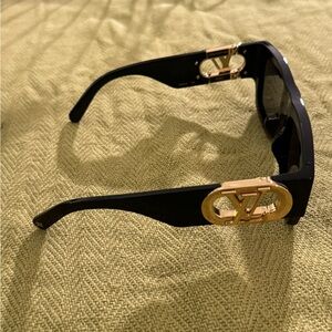 LOUIS VUITTON AUTHENTIC Acetate LV Link Square Sunglasses Z1478W Black 🕶️